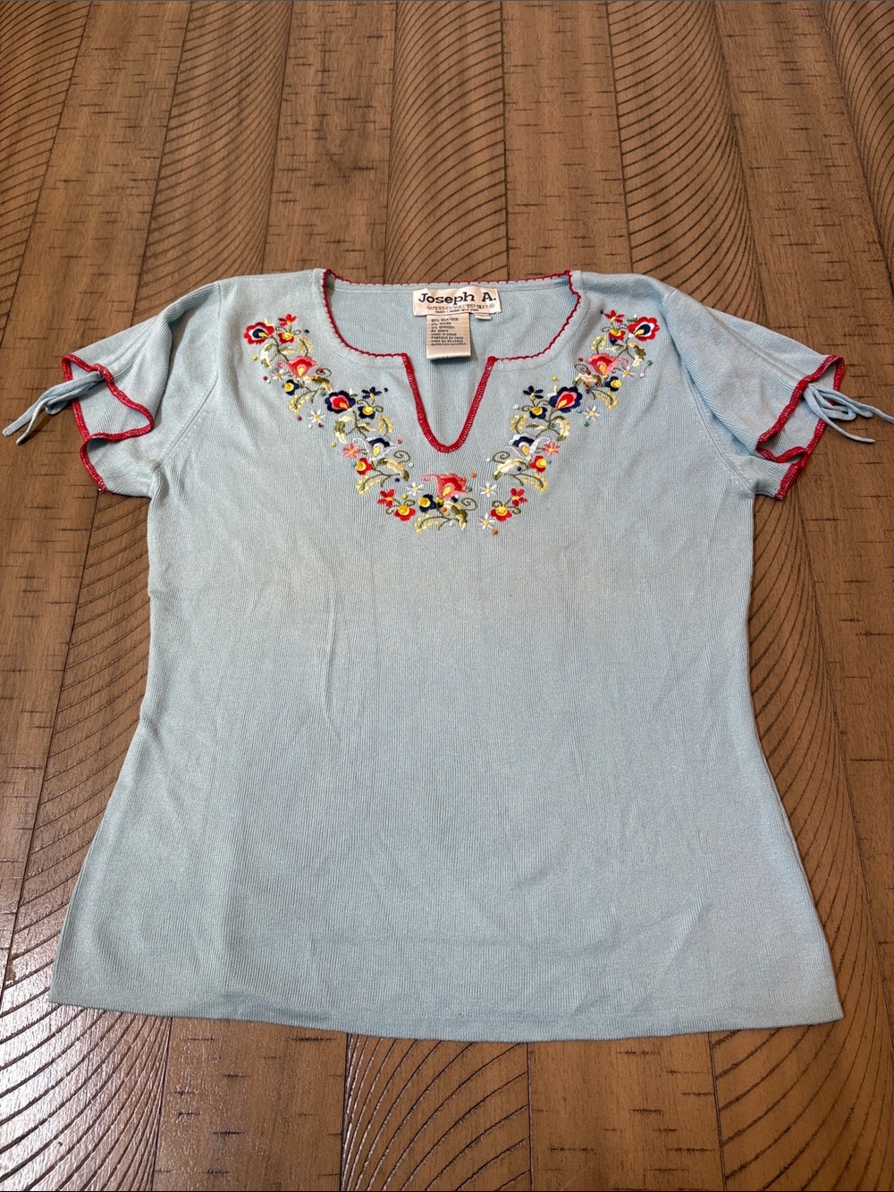 Joseph A. Silk Light Blue Embroidered V-Neck Short Sleeve Top with Red Trim
